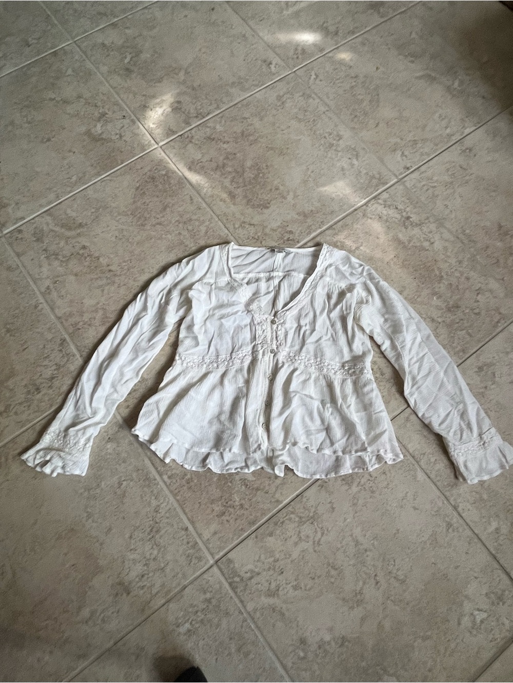 American Eagle Outfitters White Ruffled Button-Front Blouse